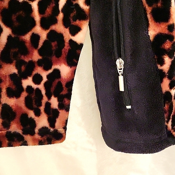 NWOT Leopard Velour Zip-up Jacket, Soft & Plush, Vibrant Colors, PL - Picture 8 of 11